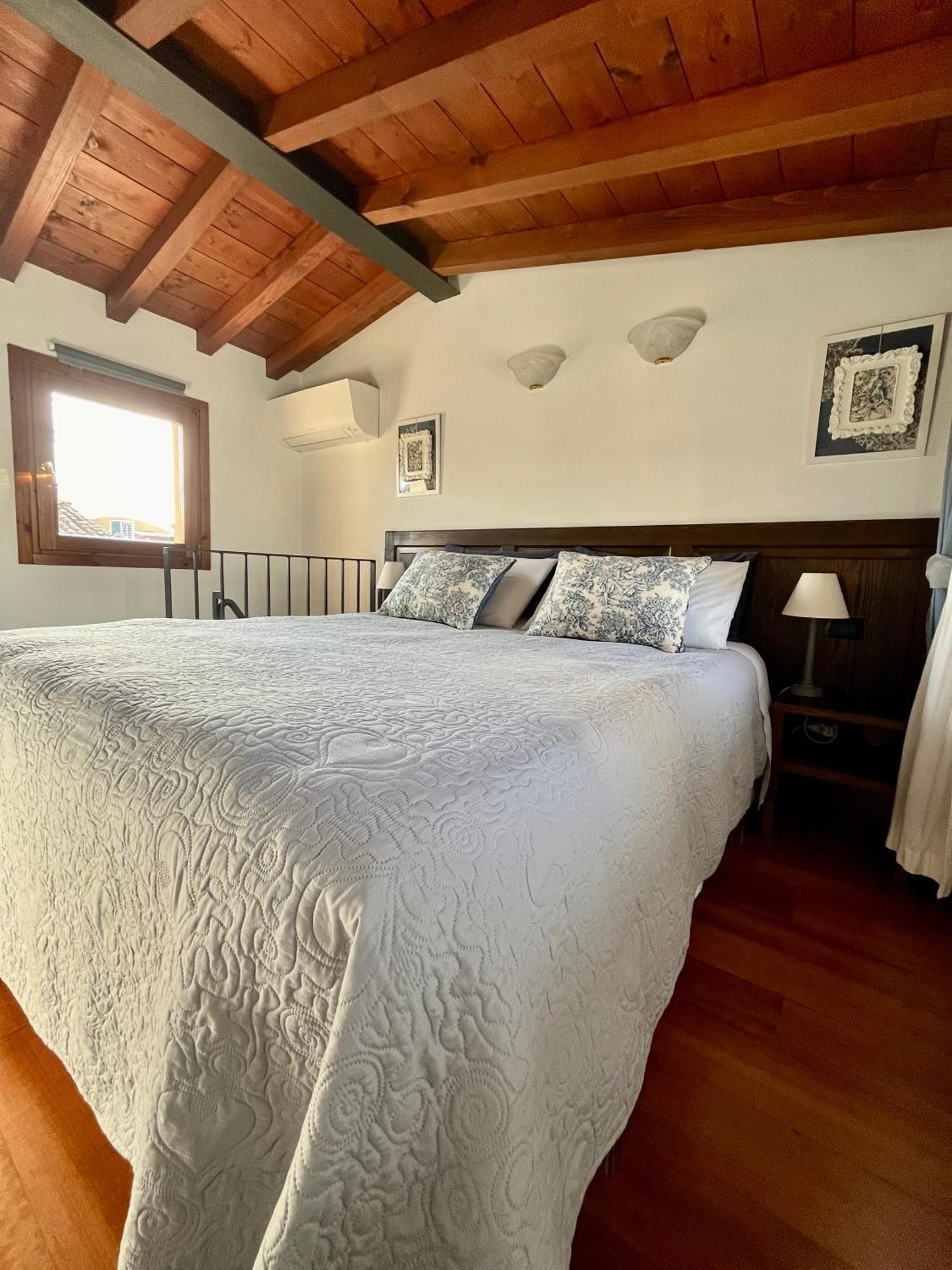 Porto Valentino Apartment Sirmione Exterior foto